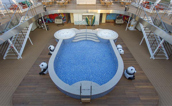 長江三號(hào)游輪游泳池